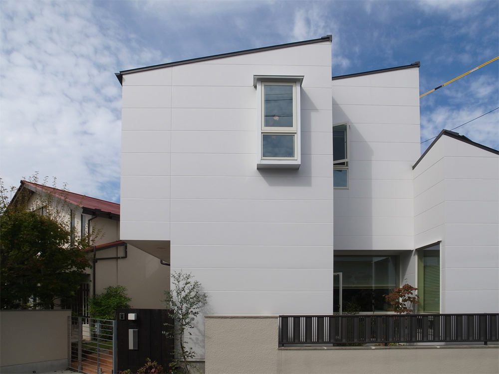 House in Owariasahi / iks design