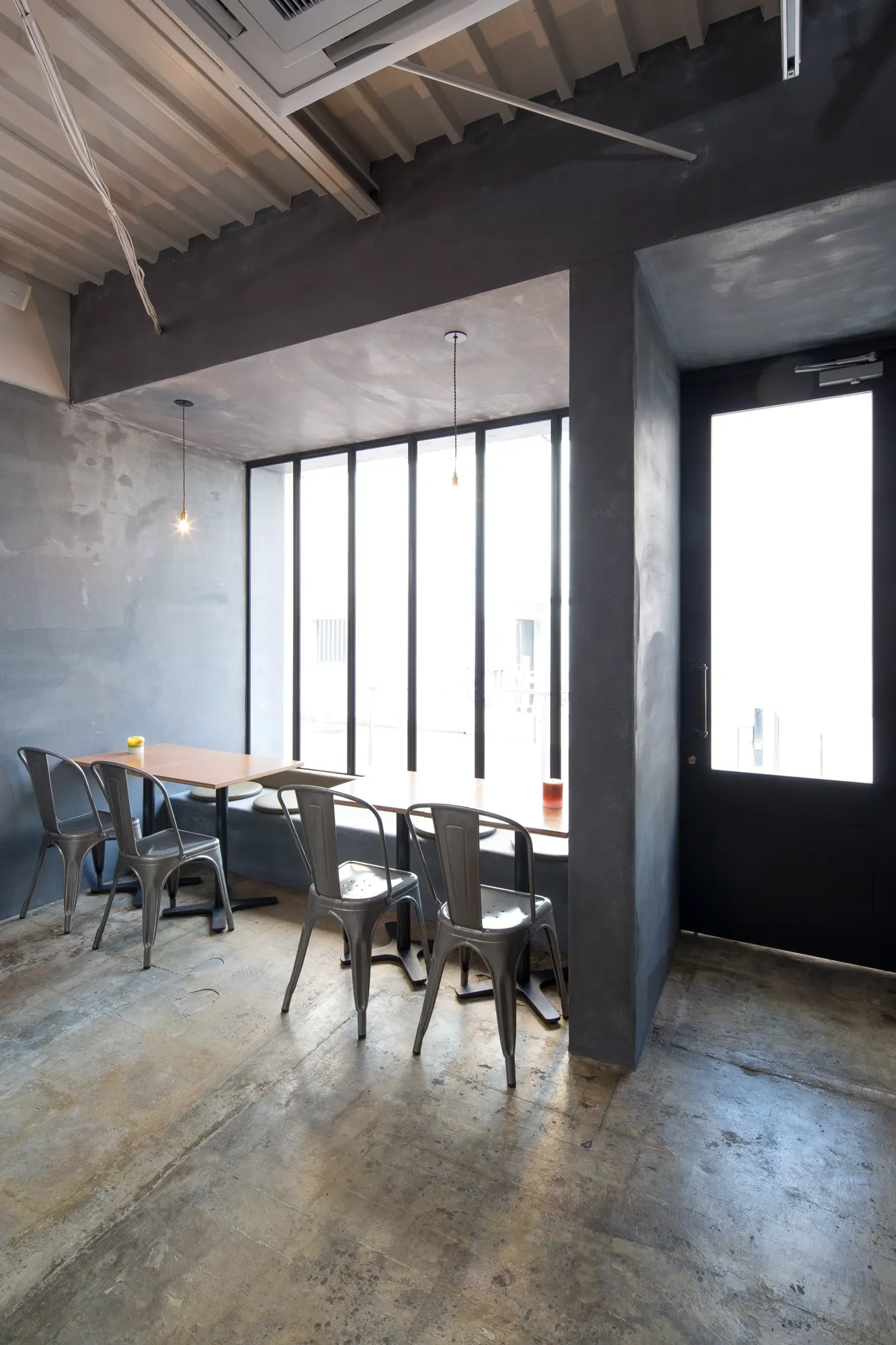 Geek Comfortable Bar & Cafe interior