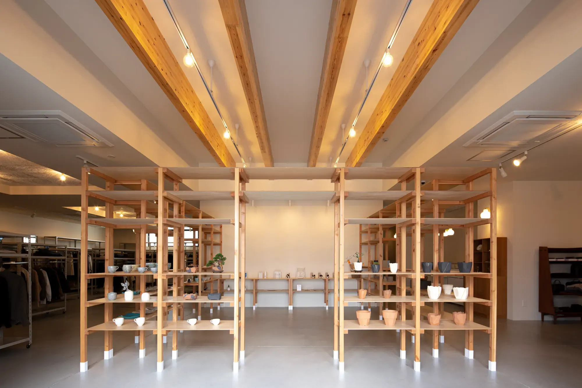 Higana bldg. interior
