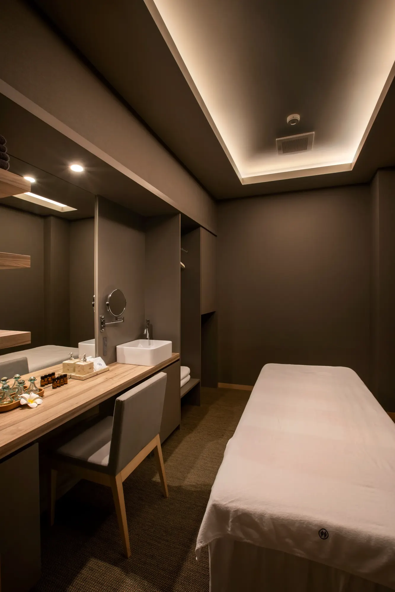 JUJU relaxation salon interior