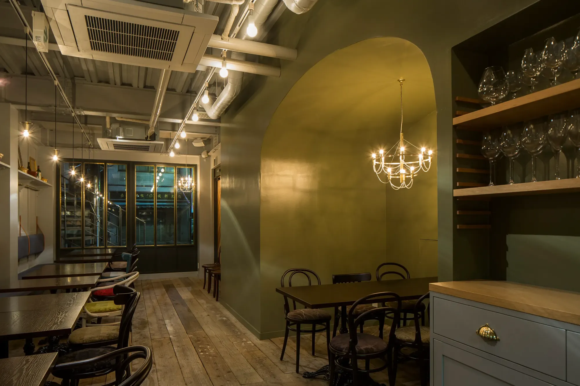 bistro La vie interior