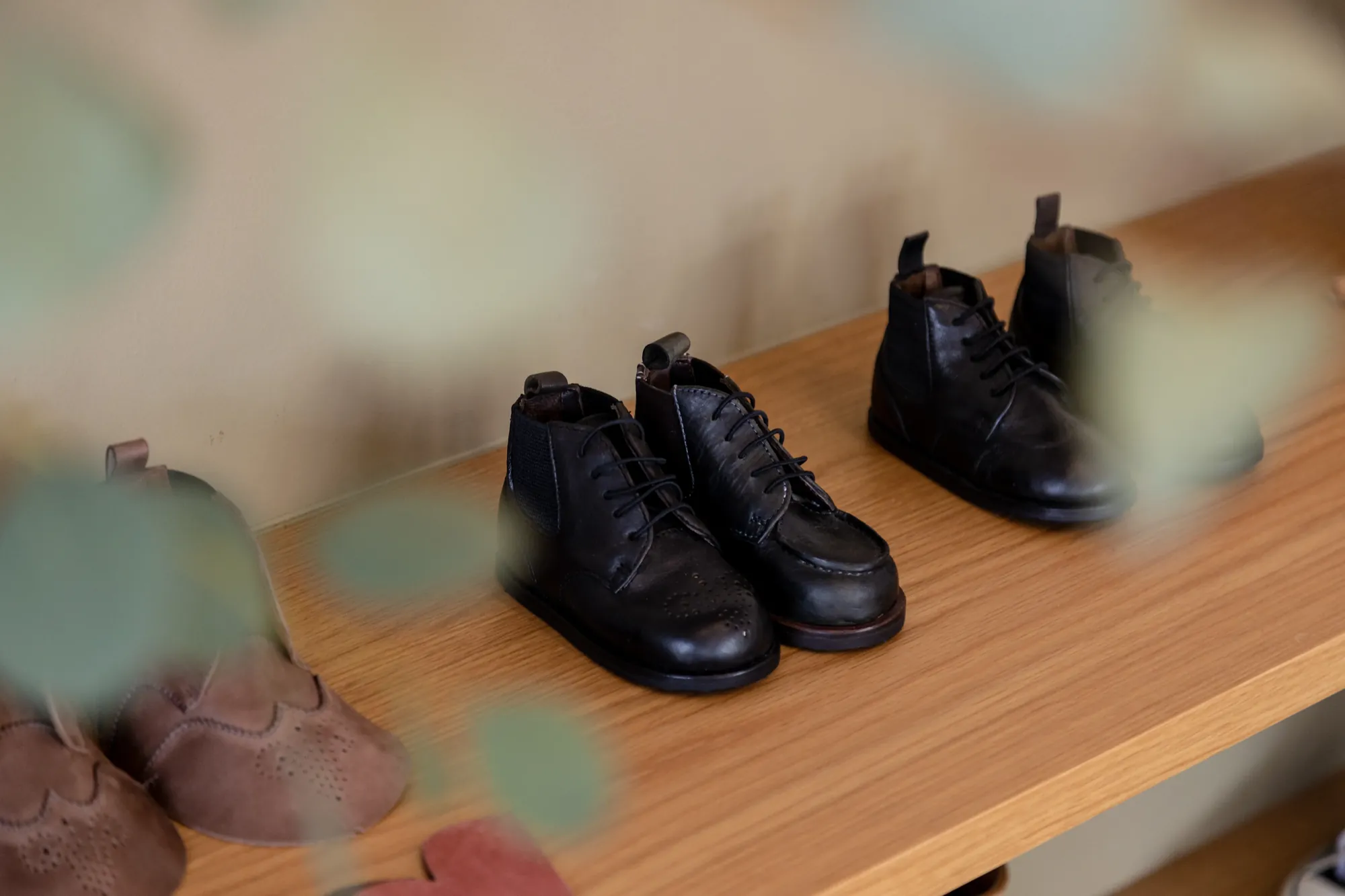 MOGGYS SHOE STUDIO interior