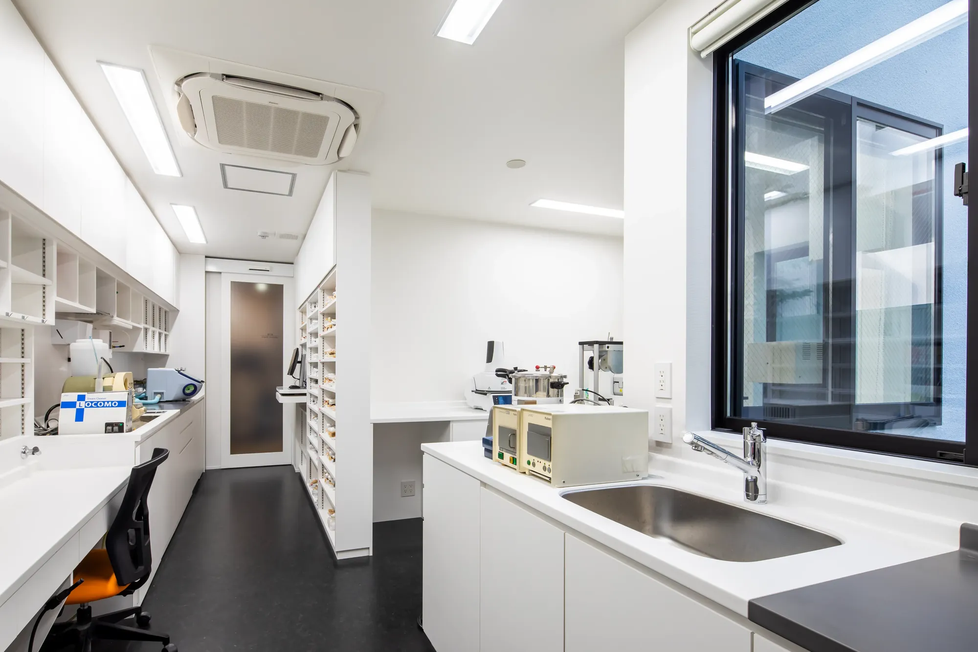 Ohno Dental Clinic interior