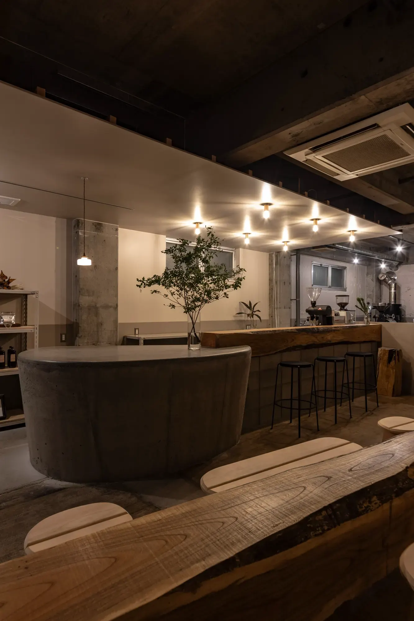R ART OF COFFEE Chiyoda interior