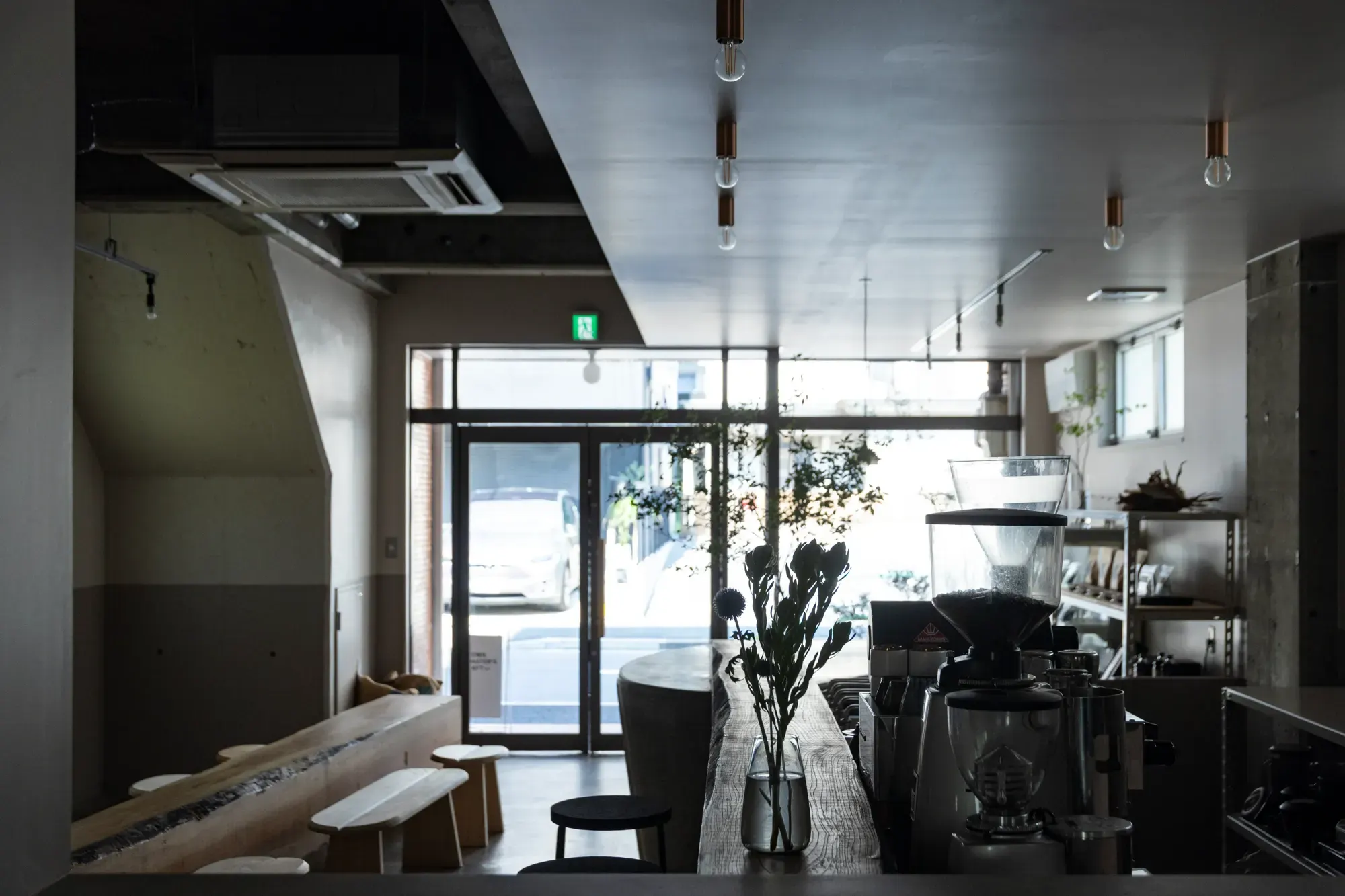 R ART OF COFFEE Chiyoda interior