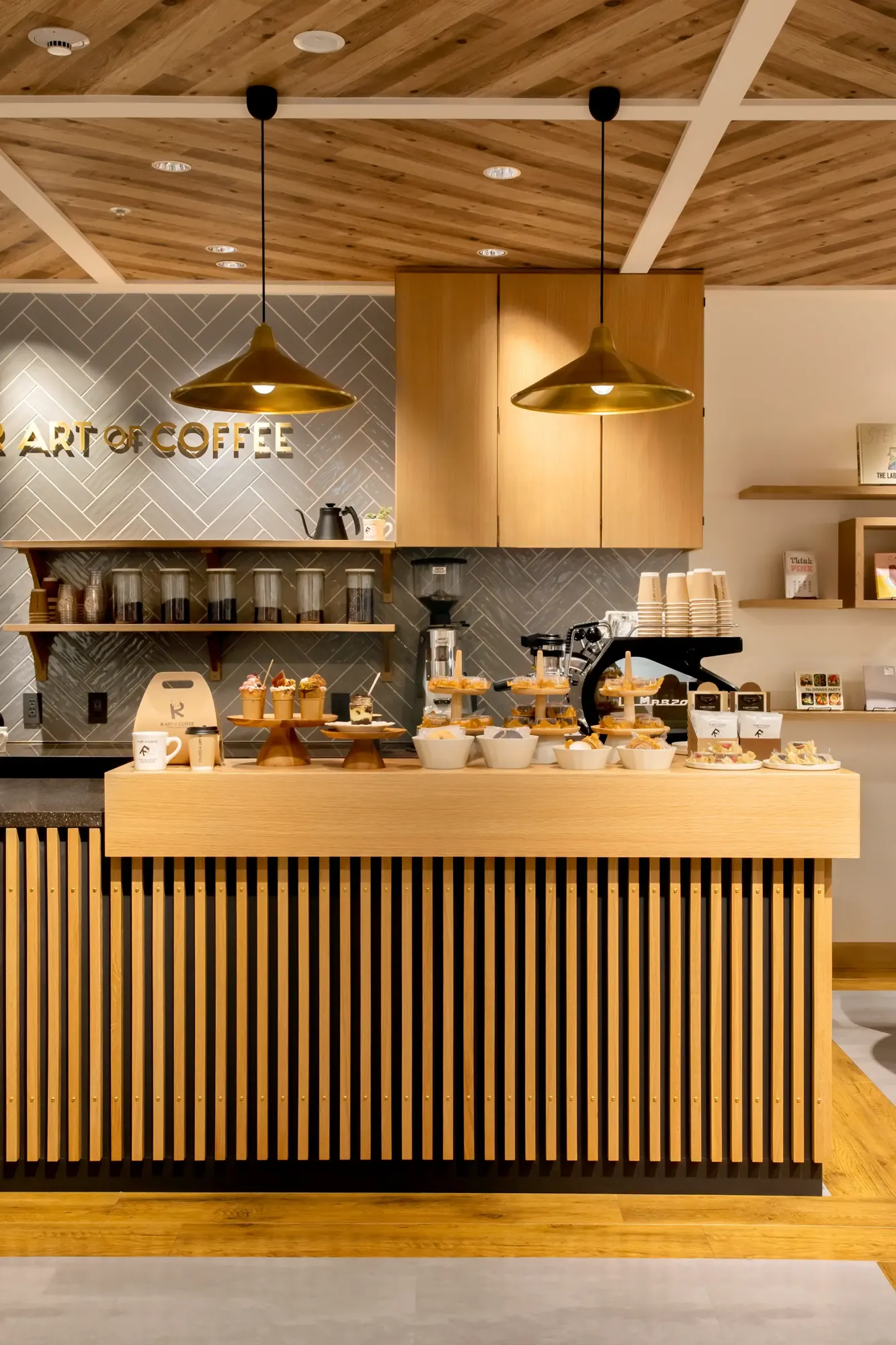 R ART OF COFFEE Matsuzakaya interior