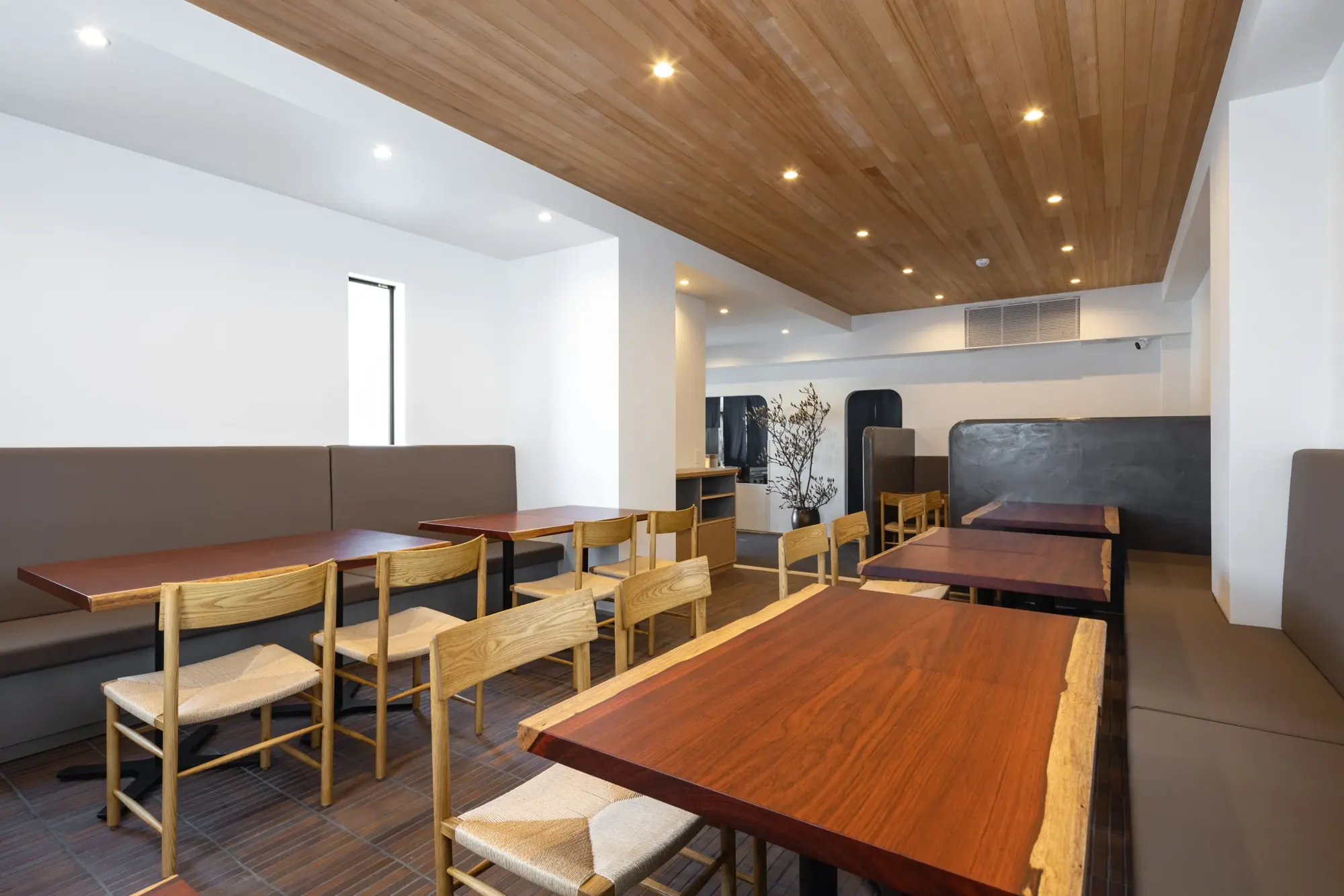 しまごん interior