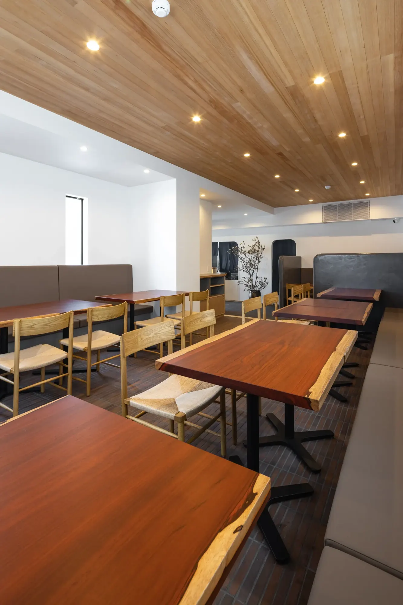 しまごん interior