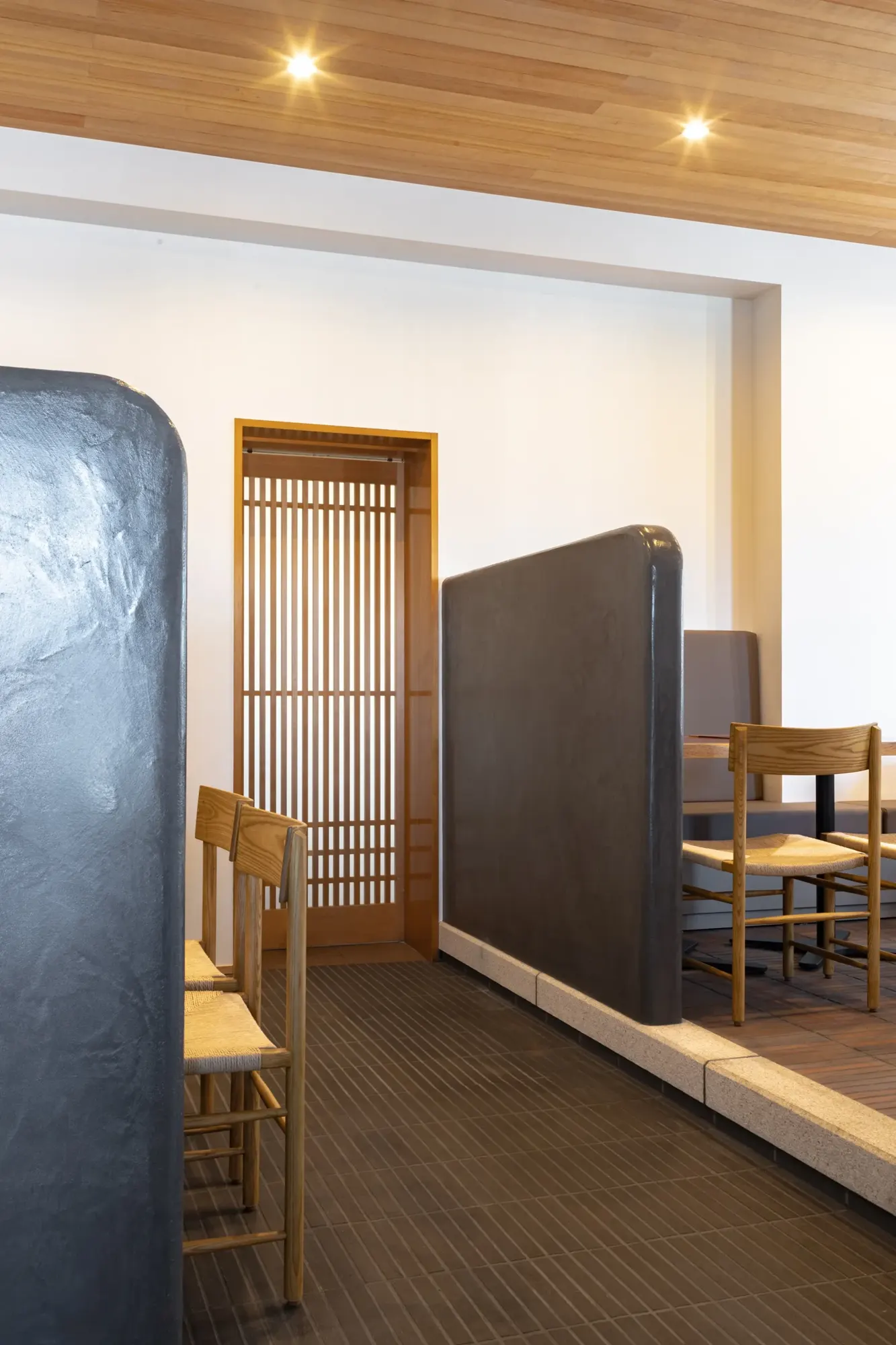 しまごん interior