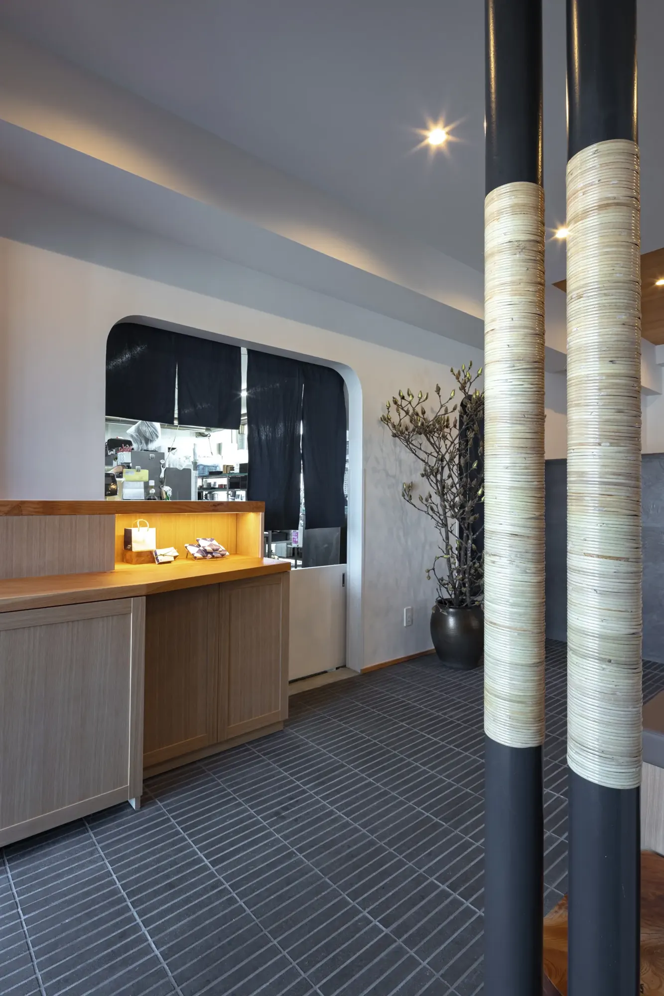 しまごん interior