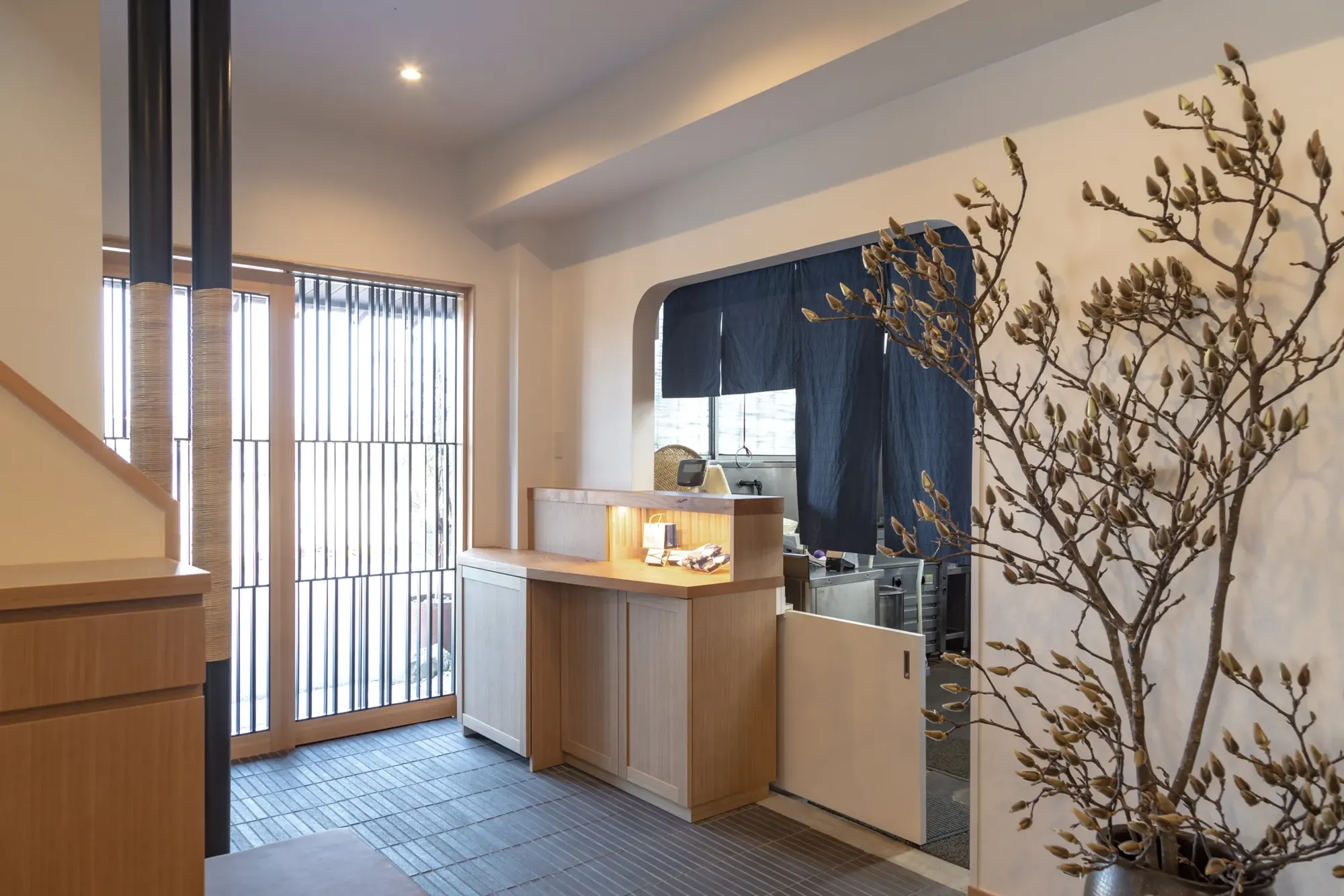 しまごん interior