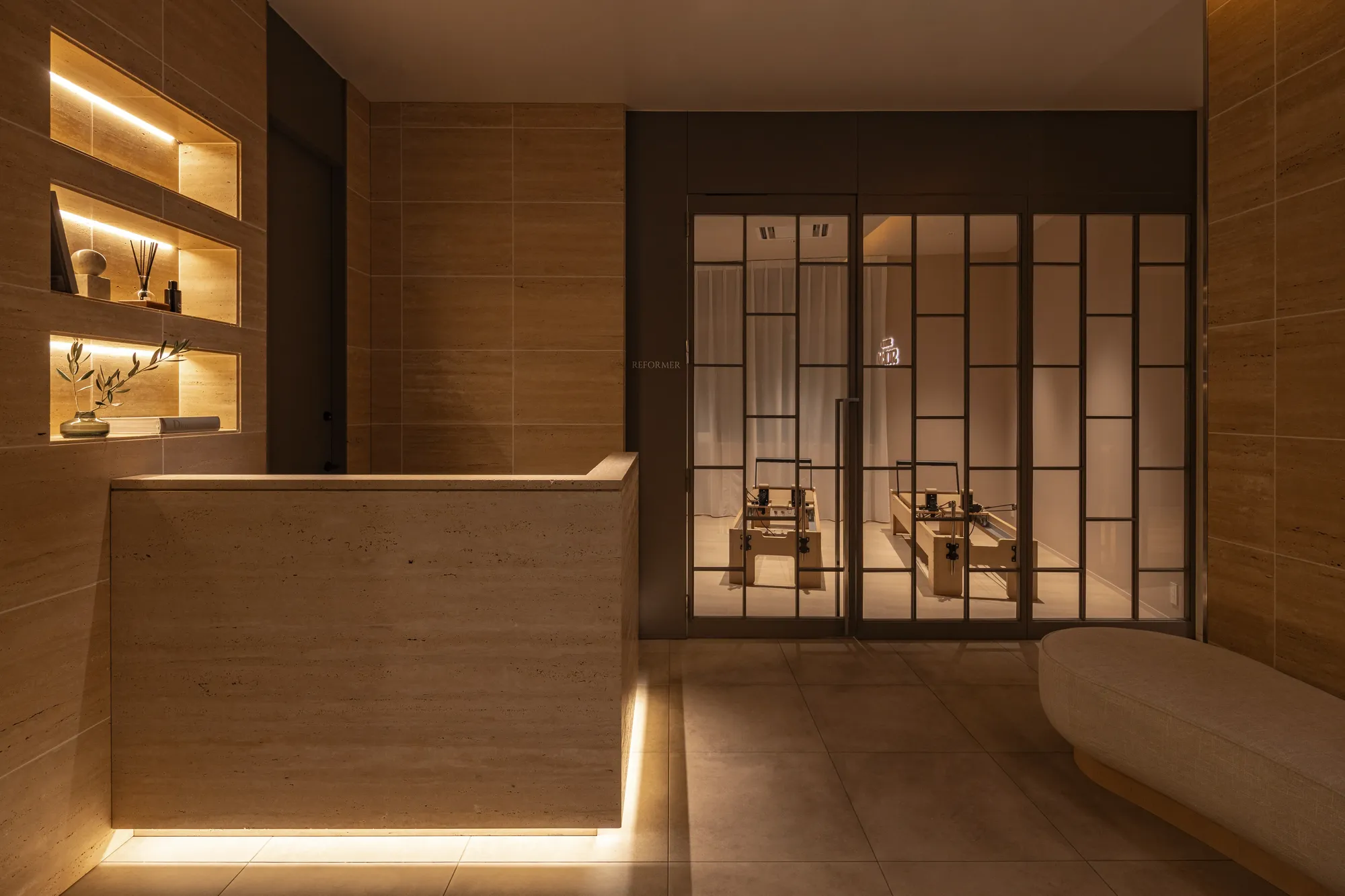 STUDIO STORMI interior